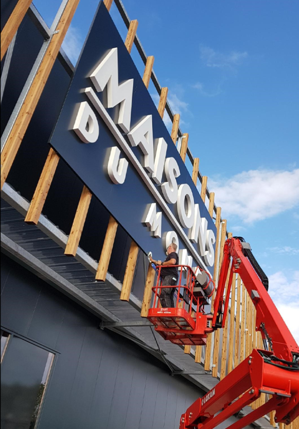 Installation d'enseigne